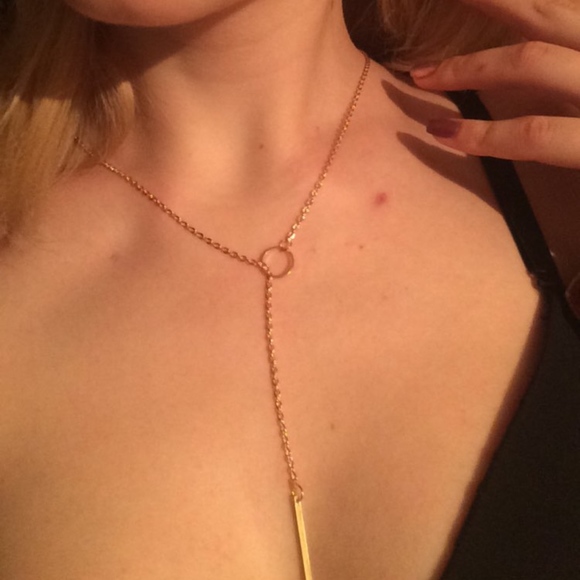 Circle and Bar Simple Necklace Gold - Picture 2 of 3